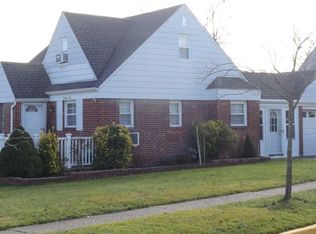 22 Whiteoak Dr, Lodi, NJ 07644