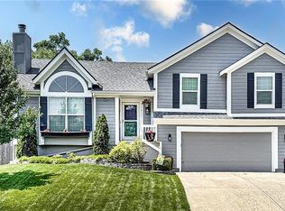 15550 S Kenwood St, Olathe, KS 66062