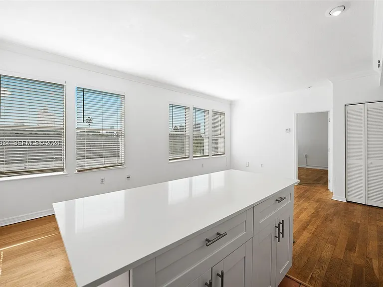1027 Pennsylvania Ave #306 — Photo 6