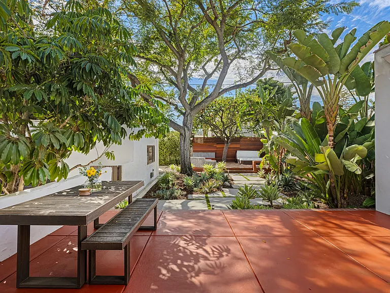 1169 S Sierra Bonita Ave — Photo 43