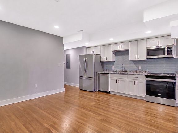2nd image of 3914 10th St NE APT 1
