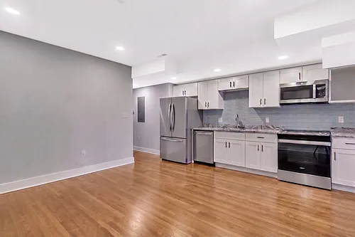 3914 10th St NE #3 Photo 1