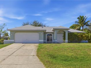 826 SE 5th Ct, Cape Coral, FL 33990