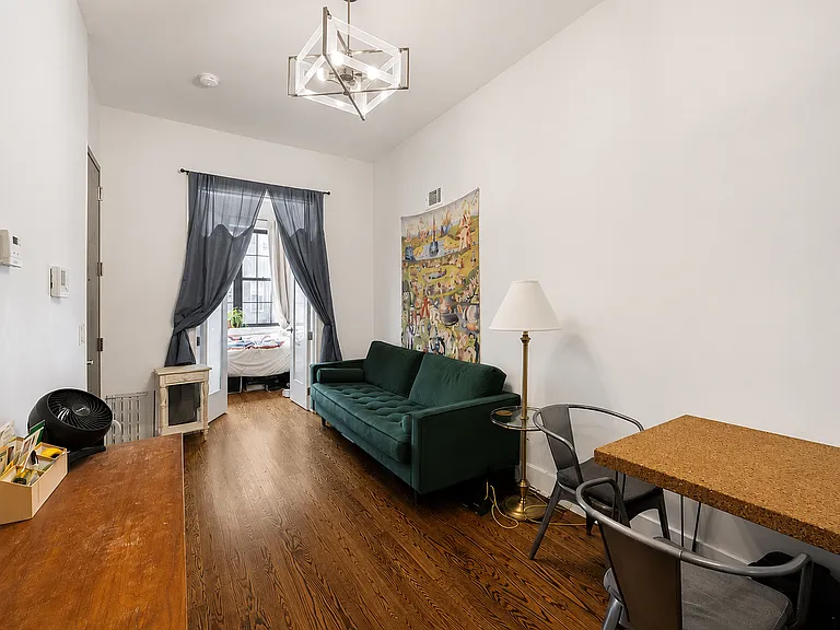 1863 Bleecker St #2L — Photo 1