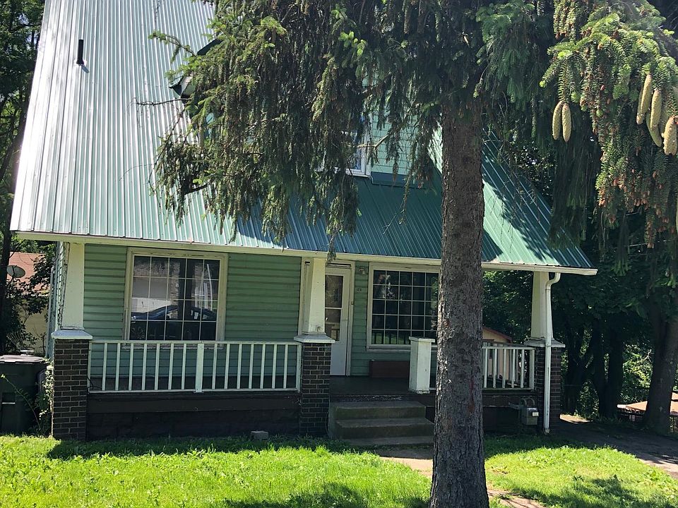 2nd image of 202 Franklin St