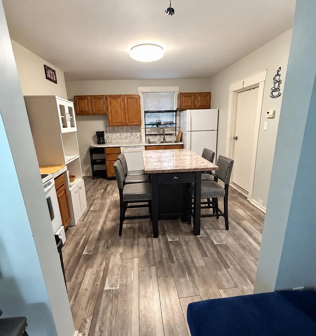 2 bed, 1.5 bath, 950 sqft, $1,950 — Photo 2