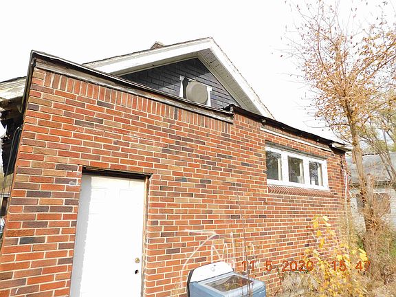 132 E Grixdale