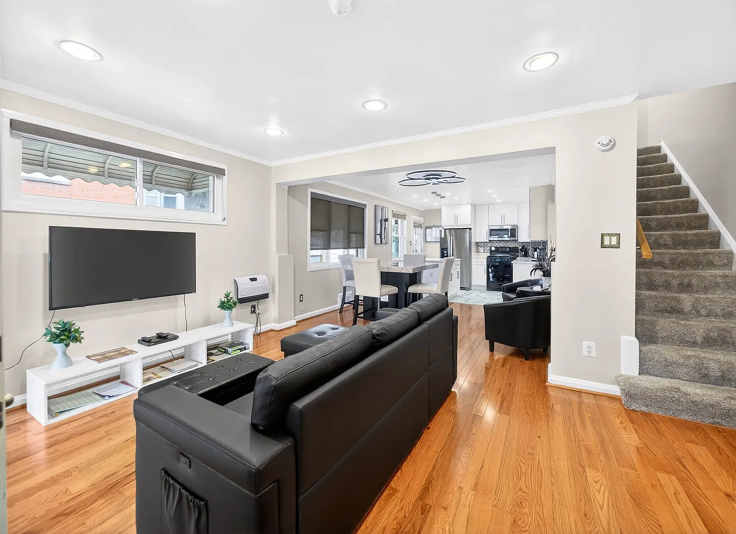 Vibrant Townhome w/ Patio in Green DC Area — Photo 2
