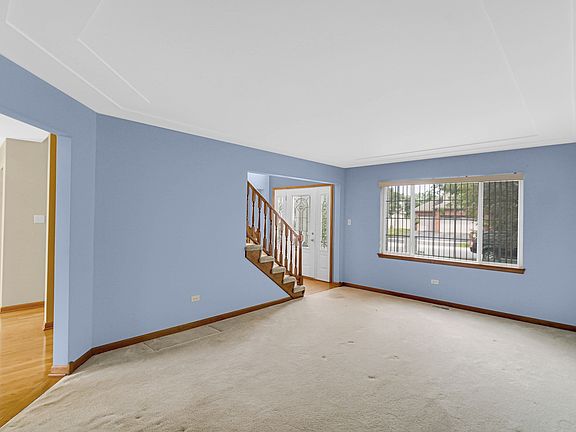 4th image of 18122 Charlotte Dr