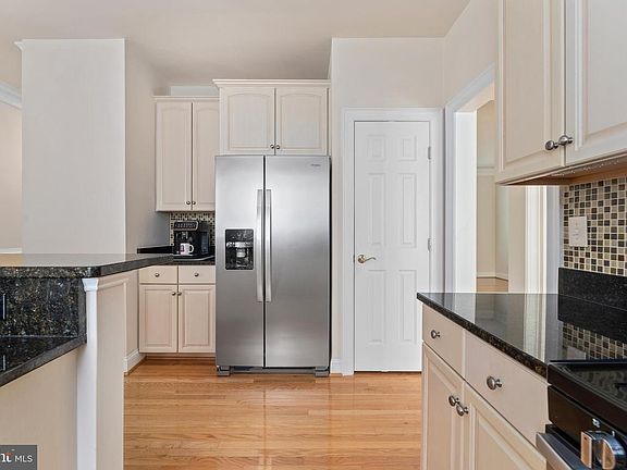 5th image of 16505 Murray Pl