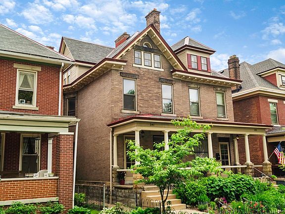 3rd image of 349 W Hubbard Ave