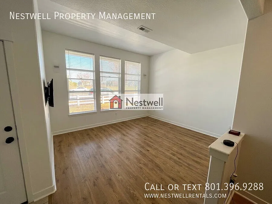 Lovely 2-bed townhome in West Valley City! — Photo 4