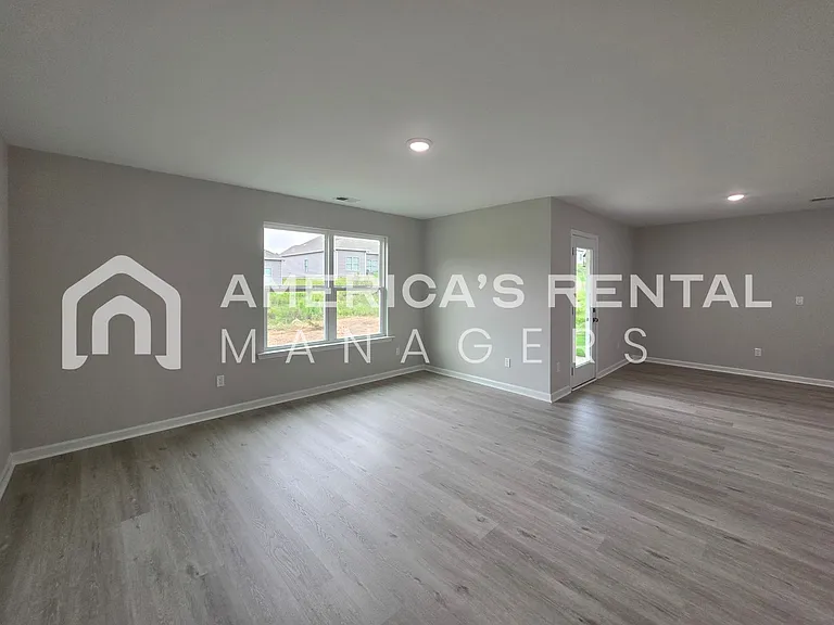 10312 Squires Way — Photo 33