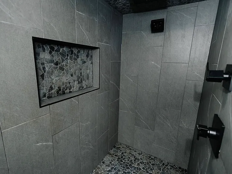 2528 W John St #1 — Photo 9