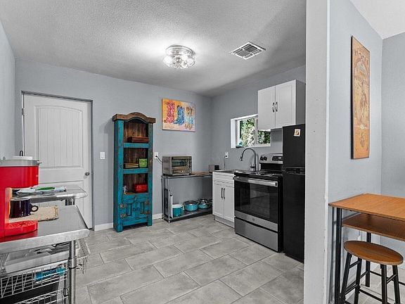 5th image of 496 W Mohave St #1