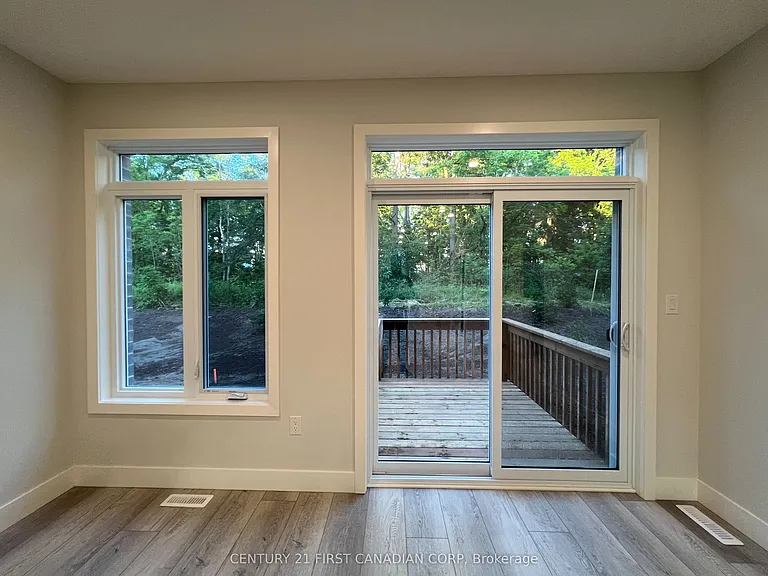 990 Deveron Cres #37 — Photo 13
