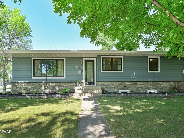 1503 7th Ave NW, East Grand Forks, MN 56721