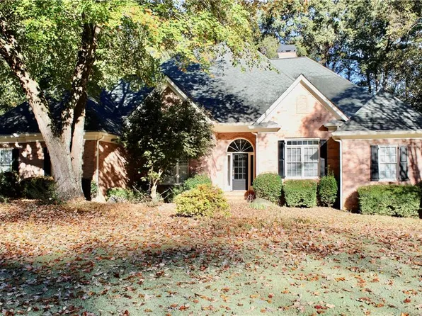 305 Rhodes Chase Ct, Alpharetta, GA 30004