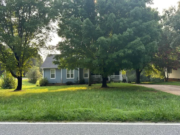 3817 Old Cox Rd, Asheboro, NC 27205