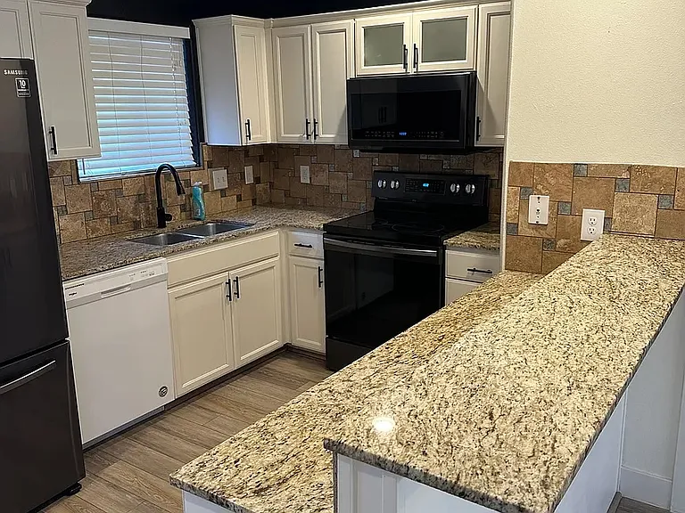1108 N 1300 W — Photo 2