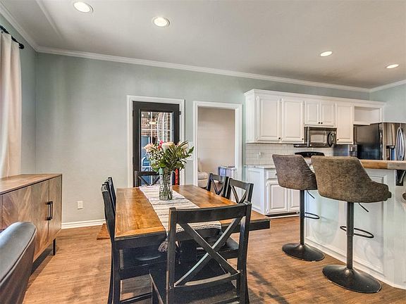 5th image of 704 Colony Dr