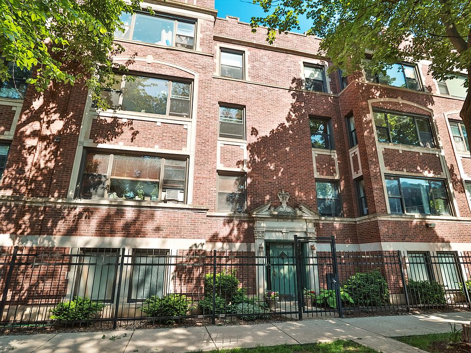 1st image of 6829 N Greenview Ave #2
