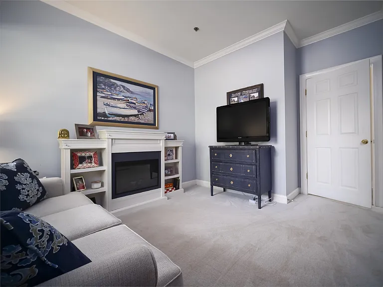 5609 Fairview Rd #3 — Photo 20