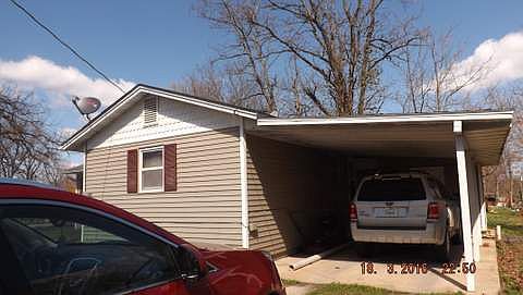 3rd image of 905 School Ave