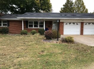 547 W Parkview Dr, Millstadt, IL 62260