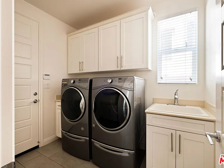 5929 Spelthorne Ln — Photo 40