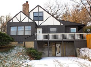 3720 Fairview Dr, Saint Joseph, MO 64503