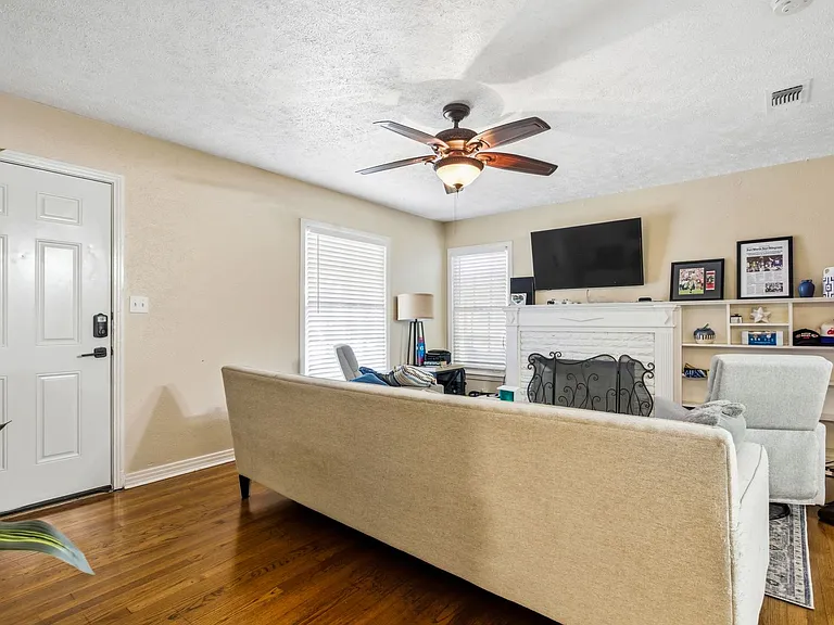 3500 Corto Ave — Photo 11