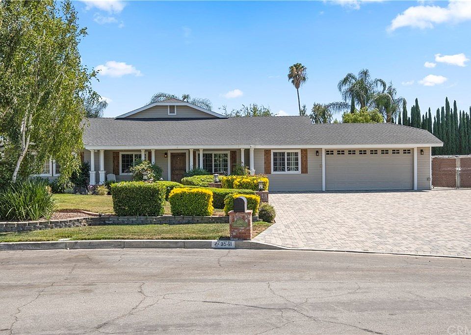 1st image of 3561 Honeysuckle Ave