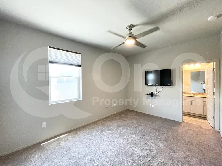 833 E Park Modern Dr — Photo 12