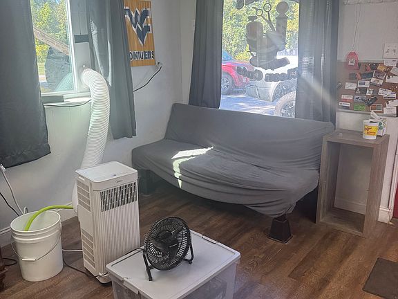 3rd image of 329 E Park Ave #1