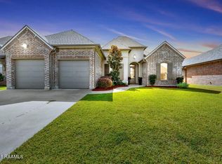 204 Windy Feather Dr, Broussard, LA 70518
