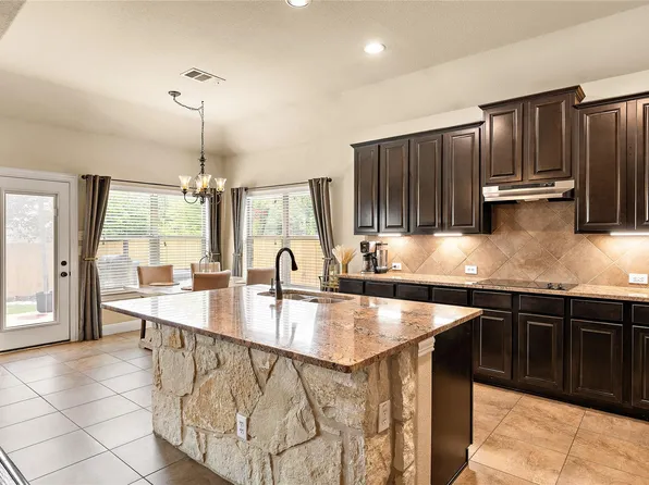 1008 N Ash Cv, Hutto, TX 78634