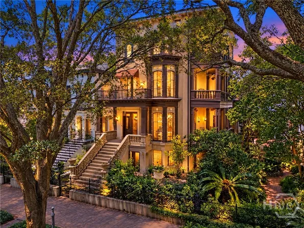 110 W Gaston Street, Savannah, GA 31401