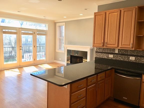 5th image of 1912 W Touhy Ave APT 2W