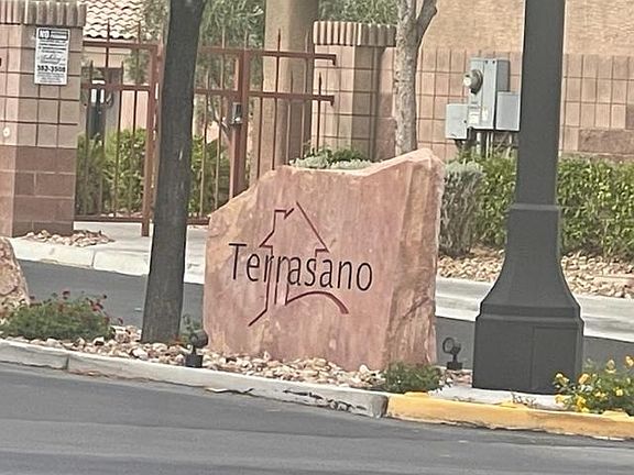 Cumminity Entrance/Name