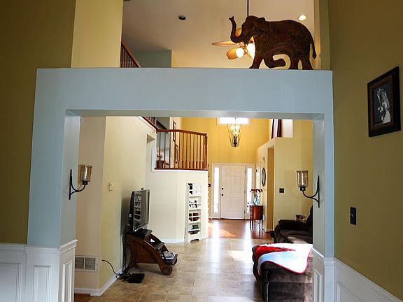 5th image of 728 Old Mill Ln