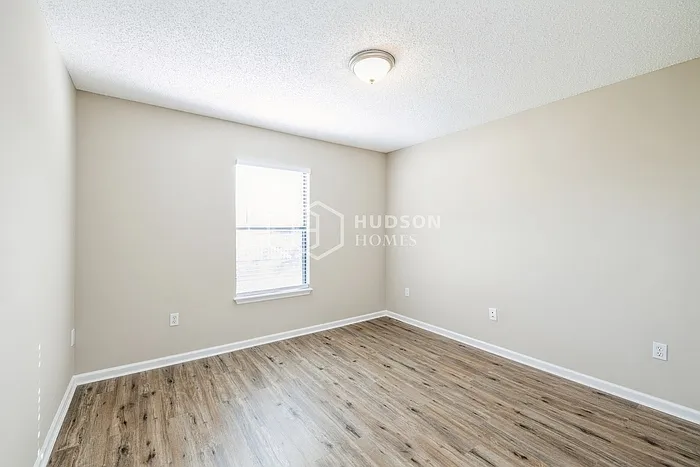 2044 Hunters Trace Cir — Photo 14