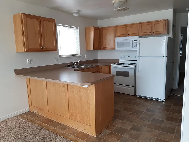 2619 Prospect Dr — Photo 5