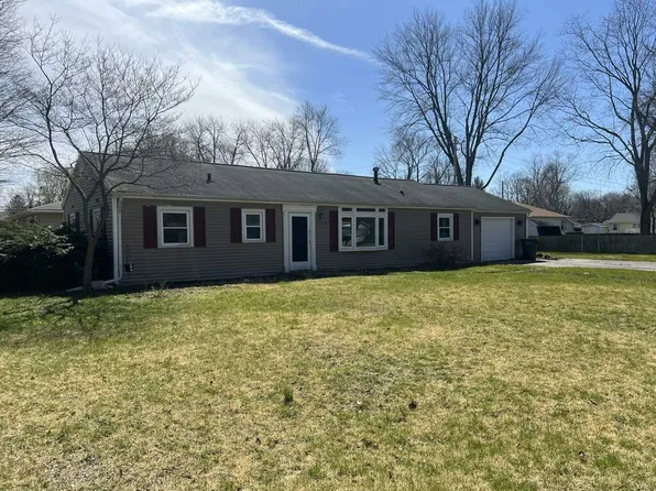 150 Hunter Dr, Benton Harbor, MI 49022