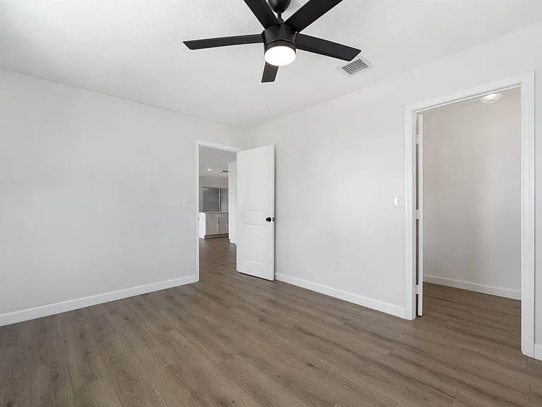 4003 S Indian River Dr — Photo 21