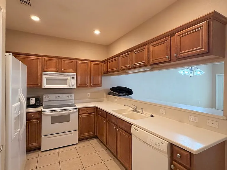 1320 Hendrix Rd #207 — Photo 9