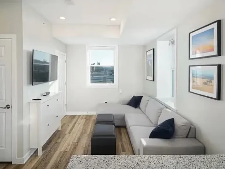 1114 Mifflin St #3 — Photo 4