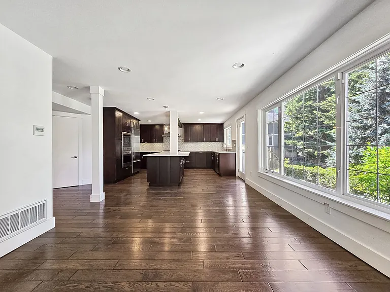 10058 NE 29th Pl — Photo 7