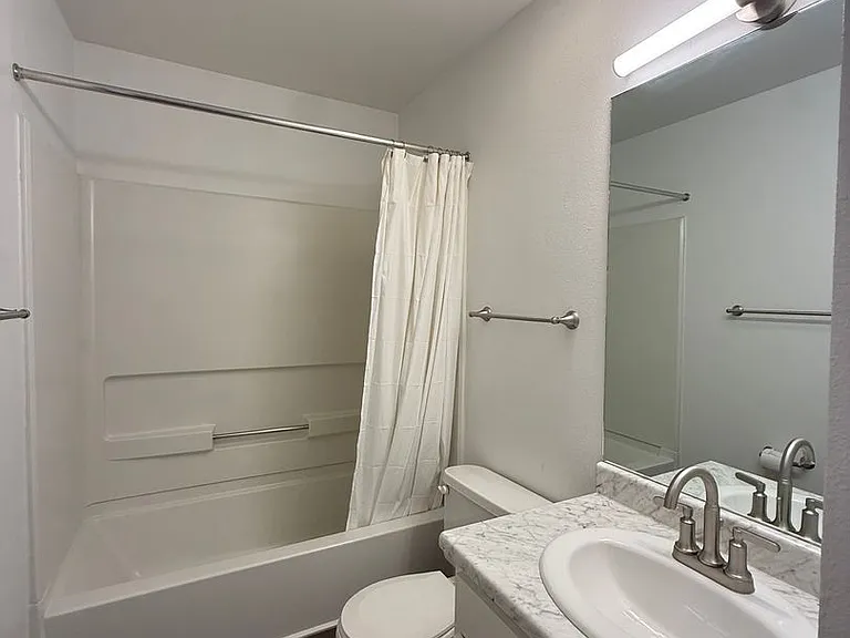 350 S Estes St #B — Photo 25