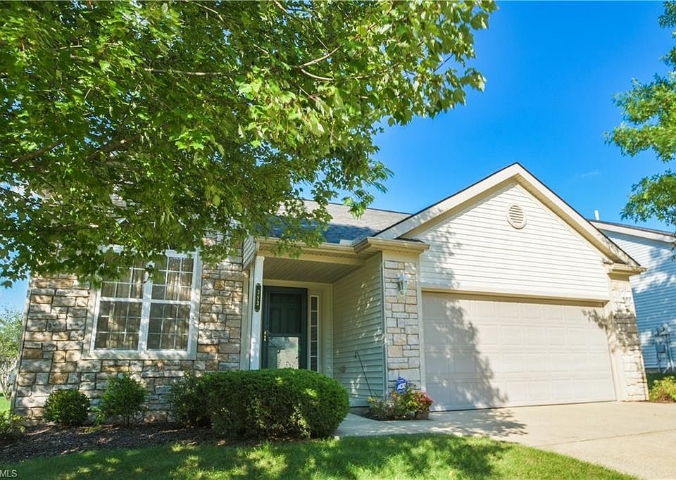 1st image of 393 Woodcrest Dr